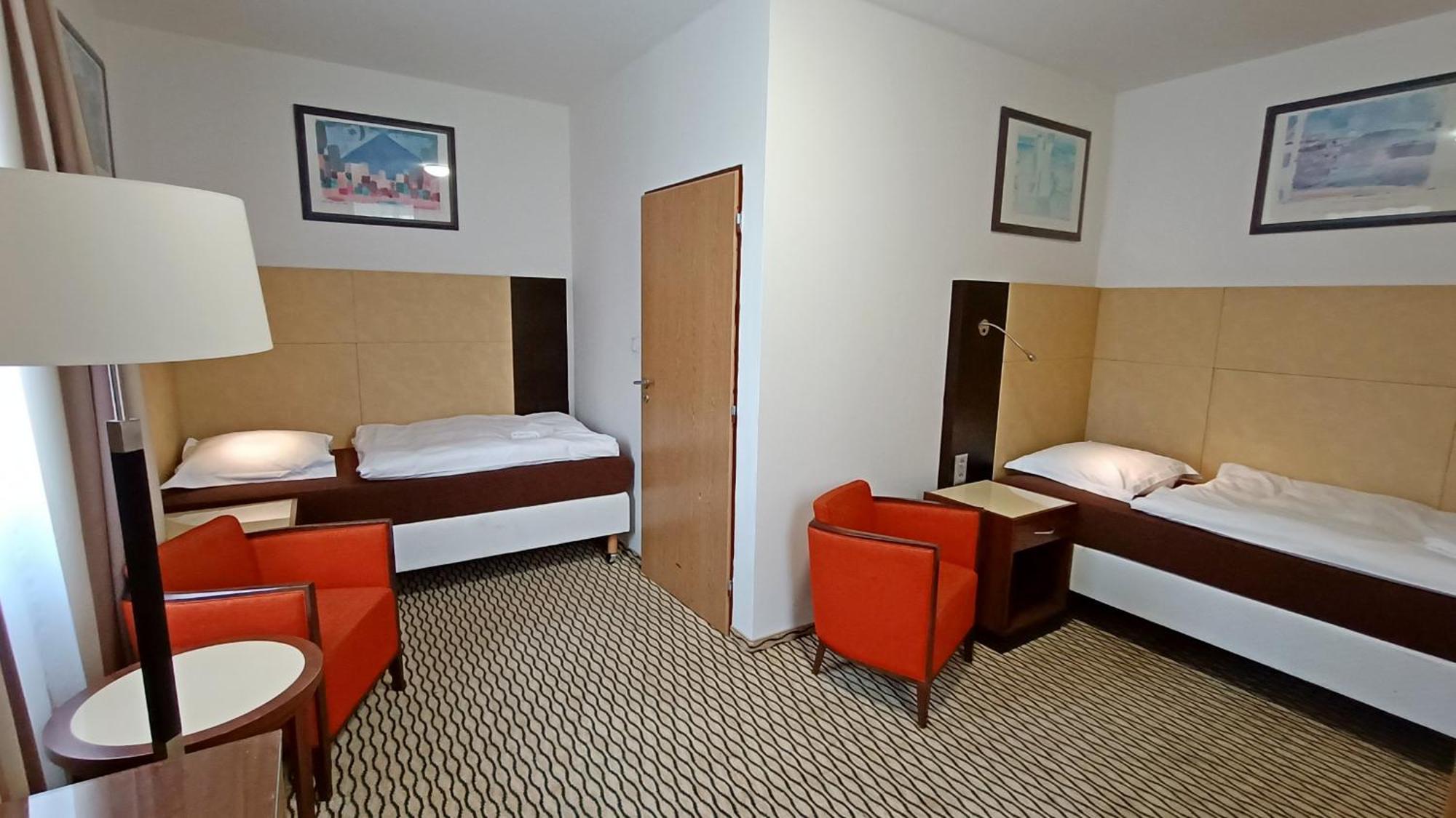 Apartments Gato Karlovy Vary Dalovice ภายนอก รูปภาพ