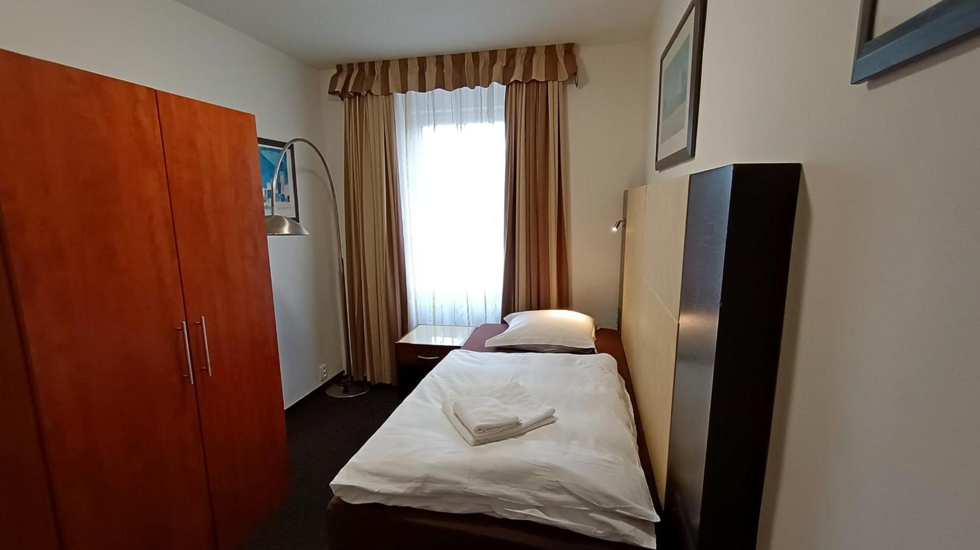 Apartments Gato Karlovy Vary Dalovice ภายนอก รูปภาพ