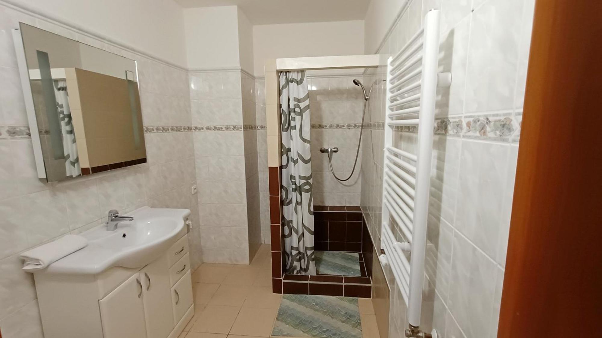 Apartments Gato Karlovy Vary Dalovice ภายนอก รูปภาพ