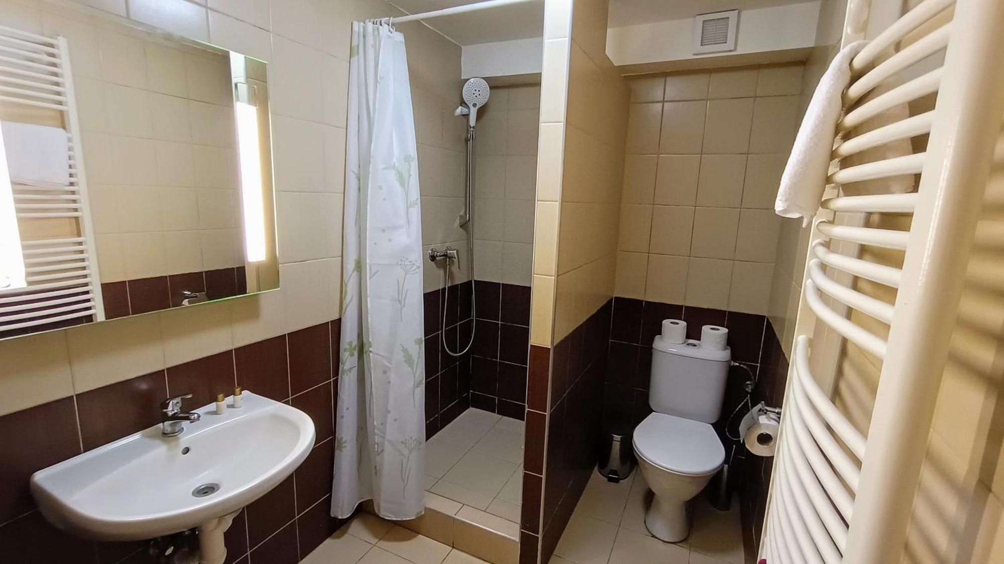 Apartments Gato Karlovy Vary Dalovice ภายนอก รูปภาพ