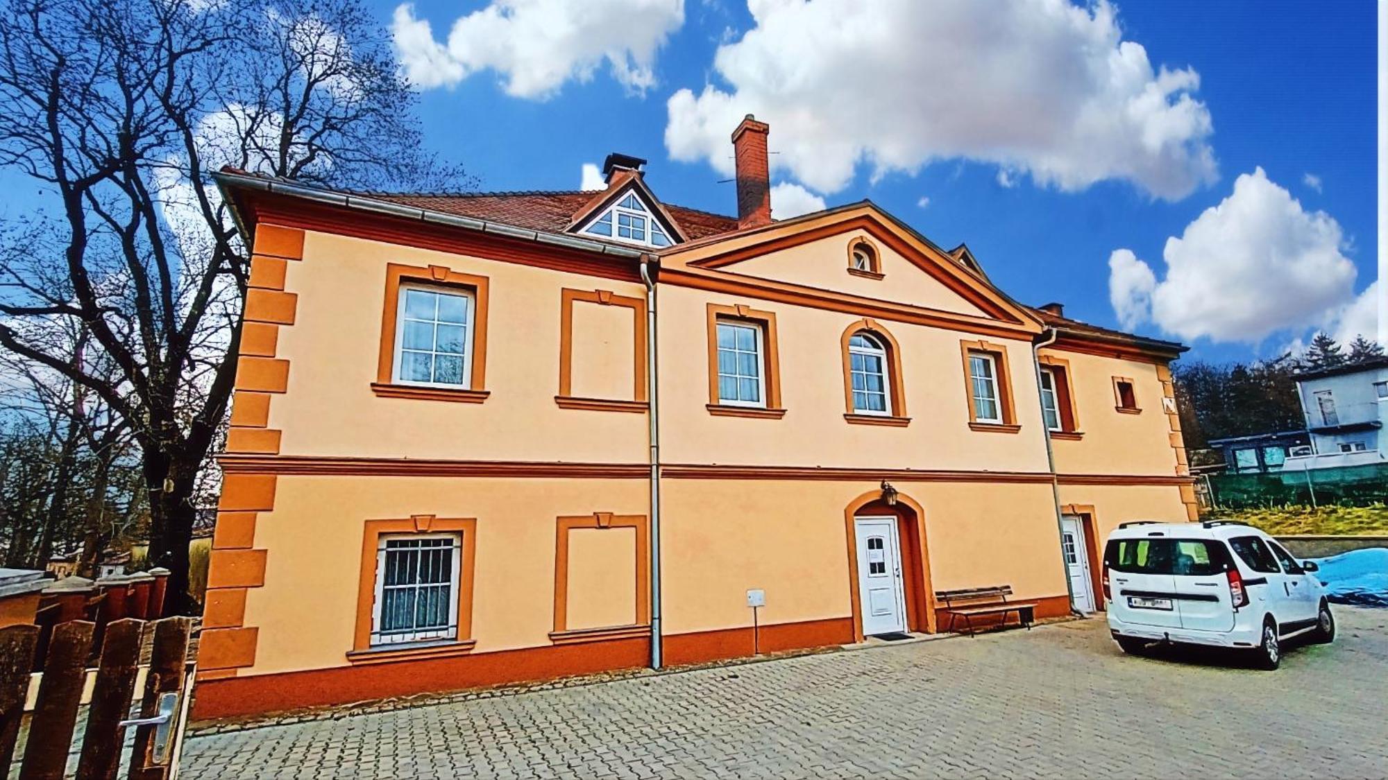 Apartments Gato Karlovy Vary Dalovice ภายนอก รูปภาพ